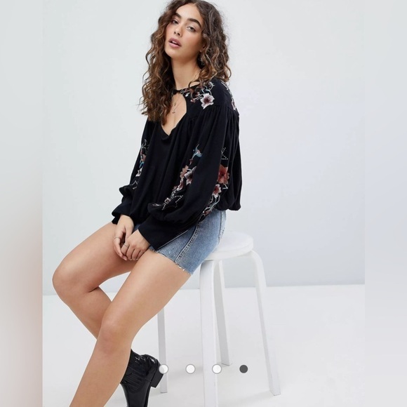 FREE PEOPLE Lita Front Cutout BLOUSE Floral Embroidered Cotton Black Top Size XS - Picture 2 of 10